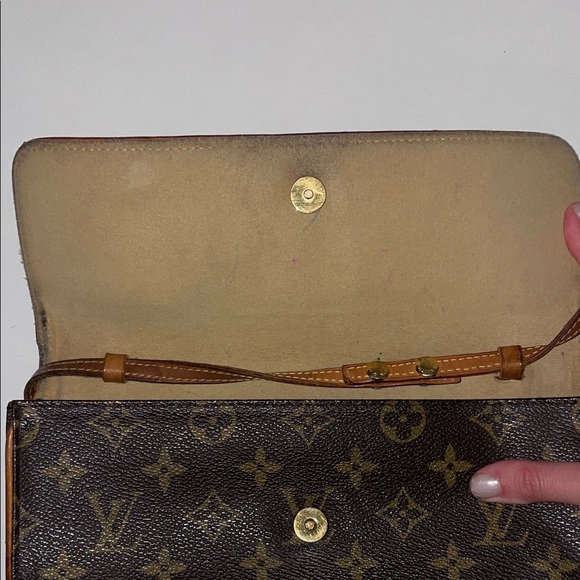 LOUIS VUITTON Black and Gold Monogram Crossbody Bag - Picture 6 of 11